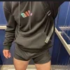 Auf der Suche nach einem jungen Mann der