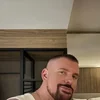 Mit einer Größe von 184 cm und einem