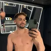 Gibt es hier lustige Trans-Mädels in der Nähe?